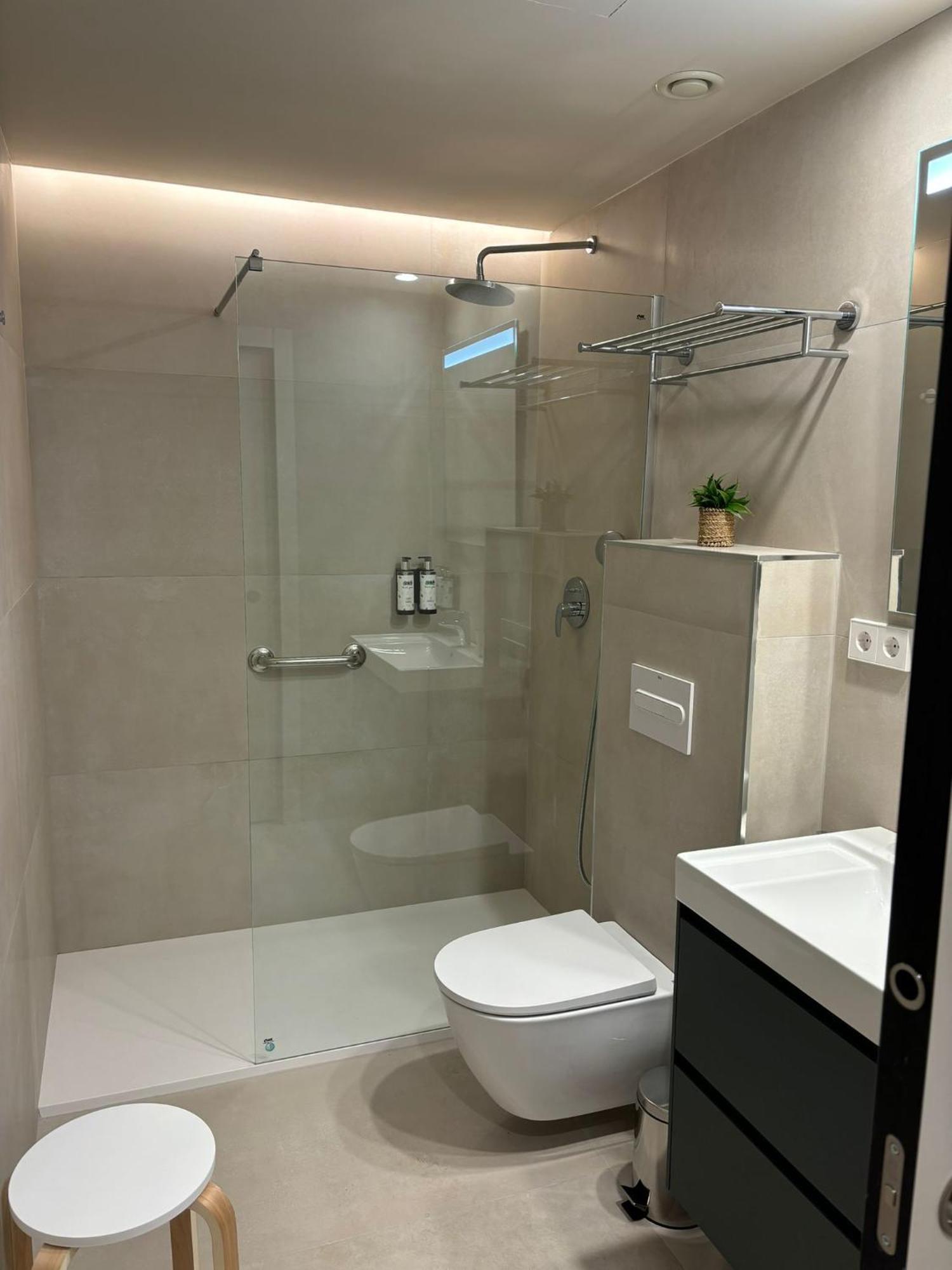Apartamentos Joaquin Costa Сантандер Экстерьер фото