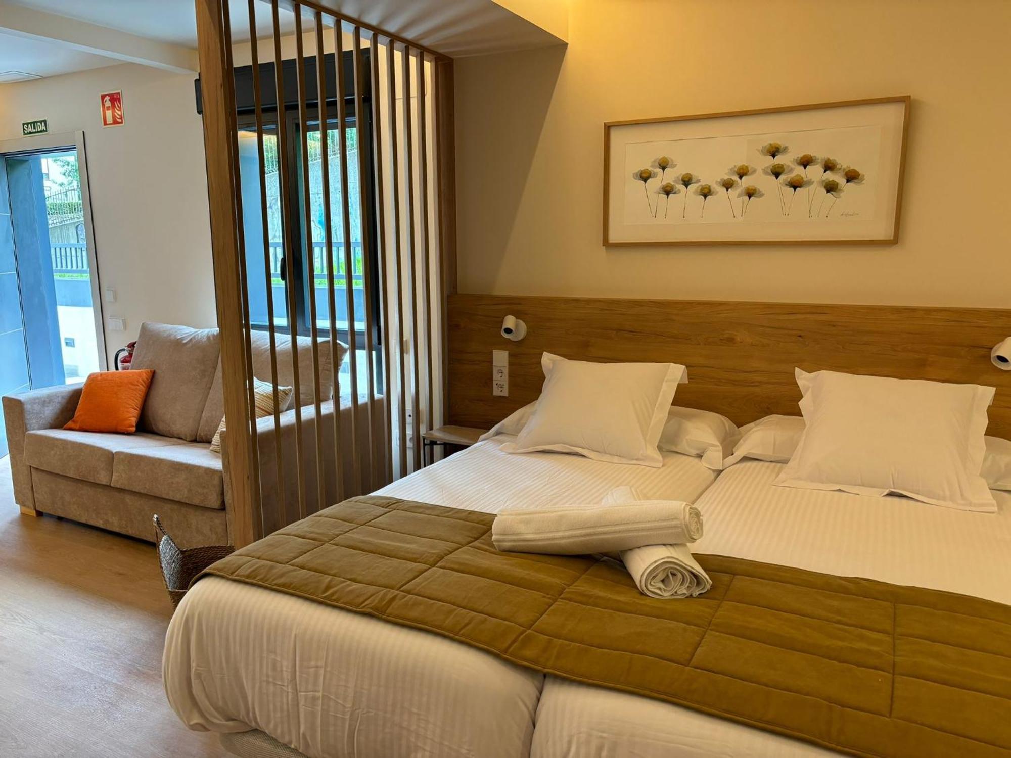 Apartamentos Joaquin Costa Сантандер Экстерьер фото